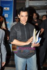 Aamir Khan at IBN7 Super Idols to honor achievers with disability in Taj Land_s End on 19th Jan 2010 (33).JPG